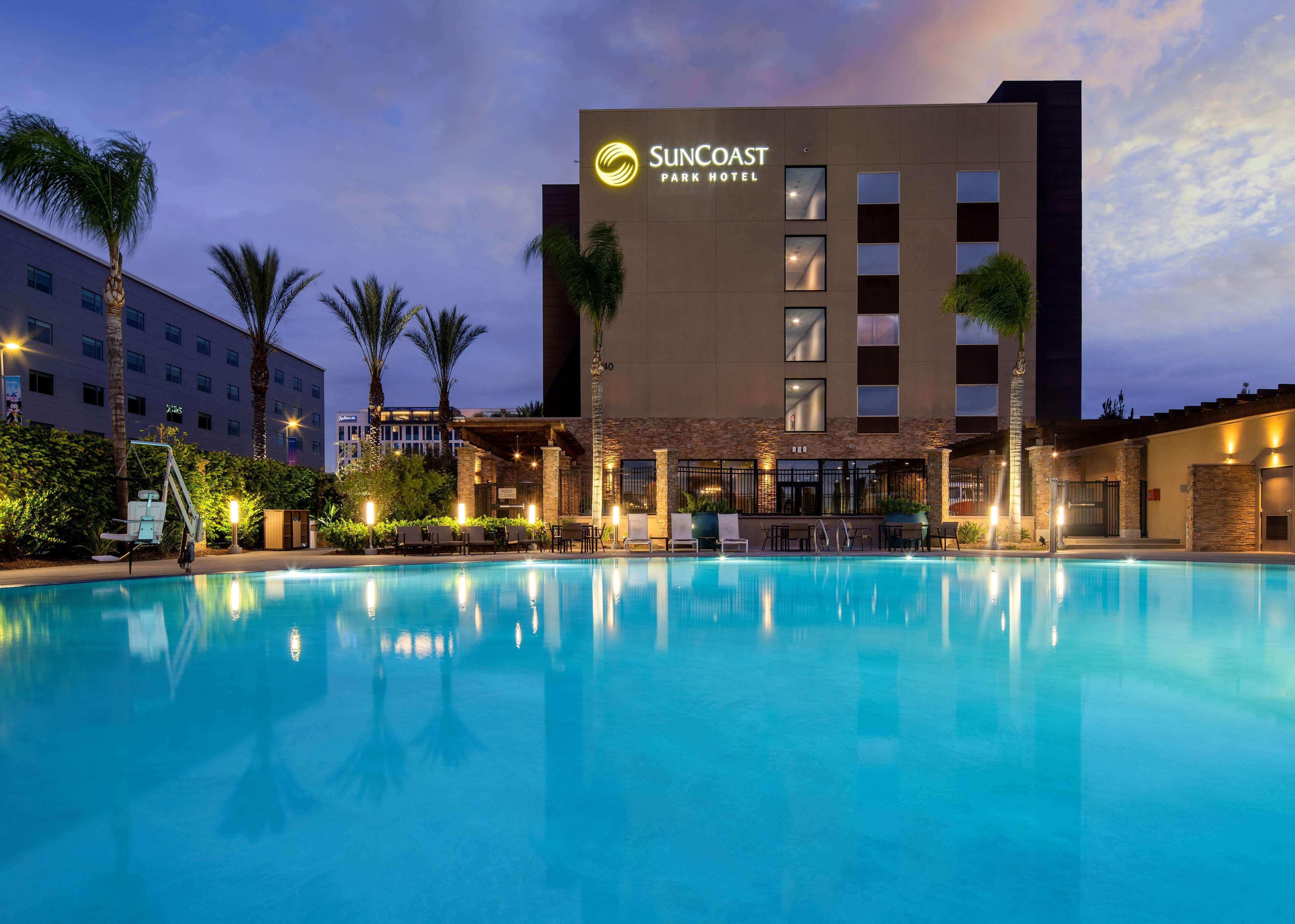 Suncoast Hotel Anaheim, Tapestry Collection By Hilton Exteriör bild
