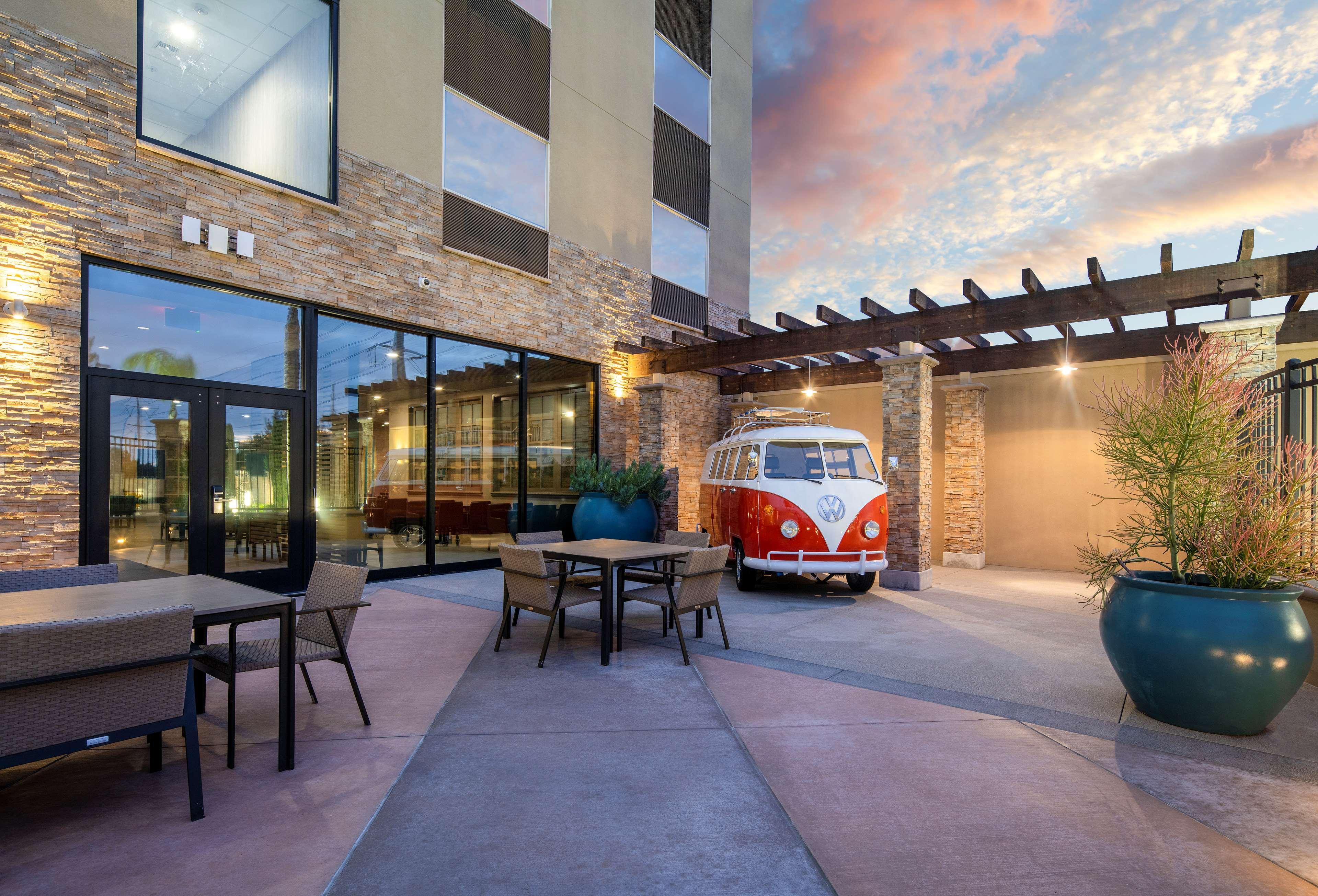 Suncoast Hotel Anaheim, Tapestry Collection By Hilton Exteriör bild